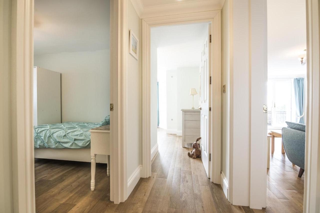 Bryn Y Mor - 2 Bedroom Apartment - Тенби Экстерьер фото