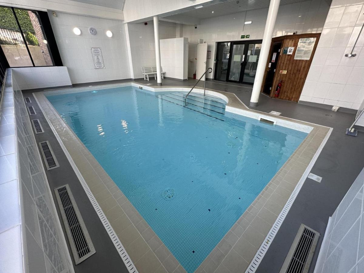 Bryn Y Mor - 2 Bedroom Apartment - Тенби Экстерьер фото